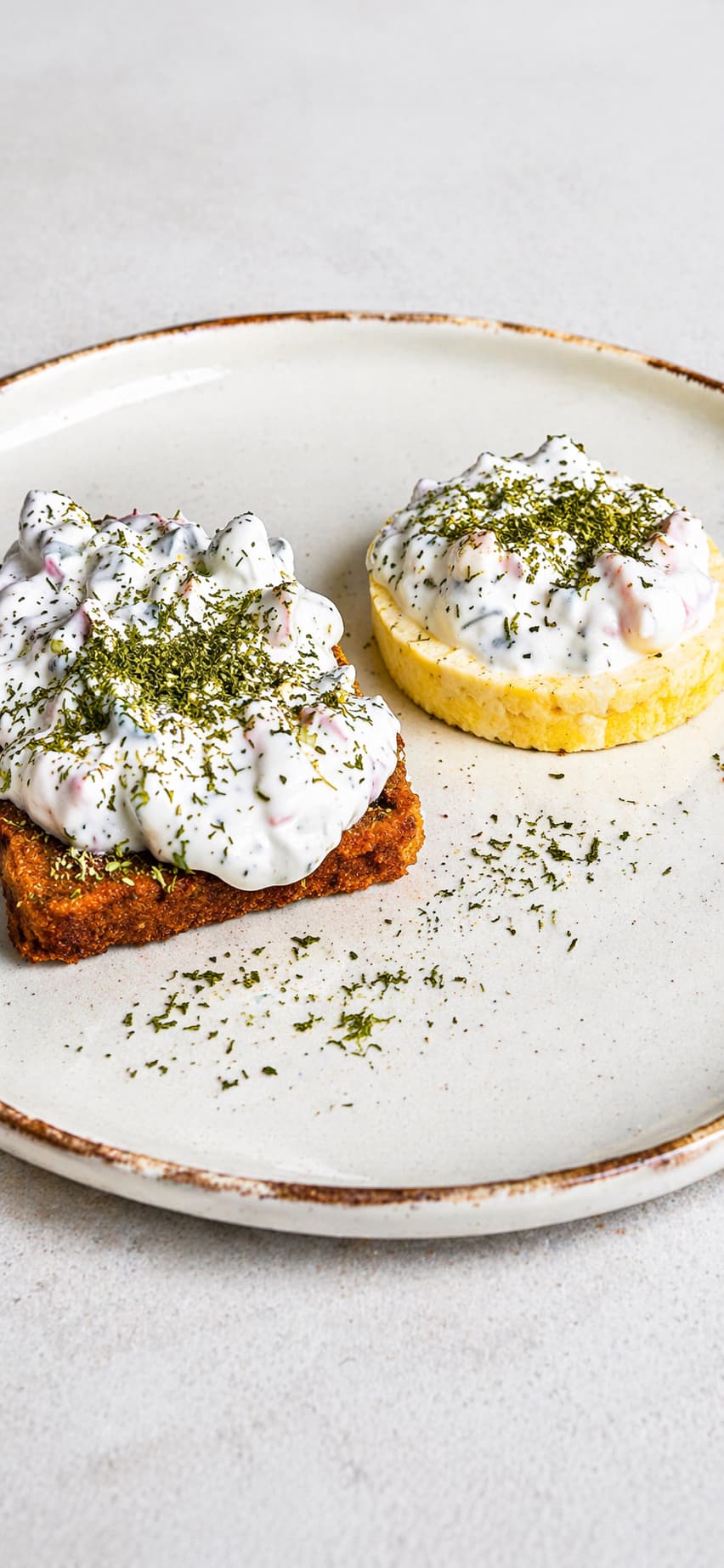 Labne mellemmåltid med grønt